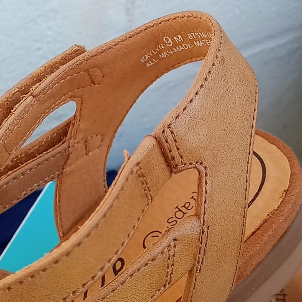 Baretraps Kaylyn Auburn size 9 M Gladiator Sandals - Picture 4 of 7